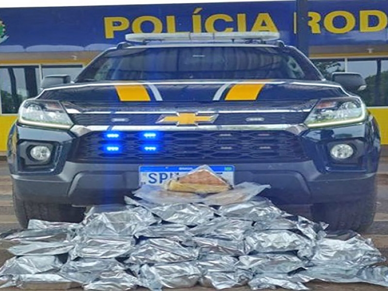 Quatro passageiras s�o presas carregando mais de 40 kg de maconha em �nibus que saiu de Aripuan�