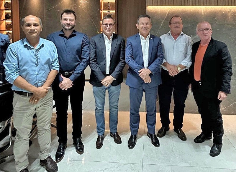 Prefeito de Juara participa de reuni�o com Mauro Mendes e prefeitos eleitos pelo PRD em MT