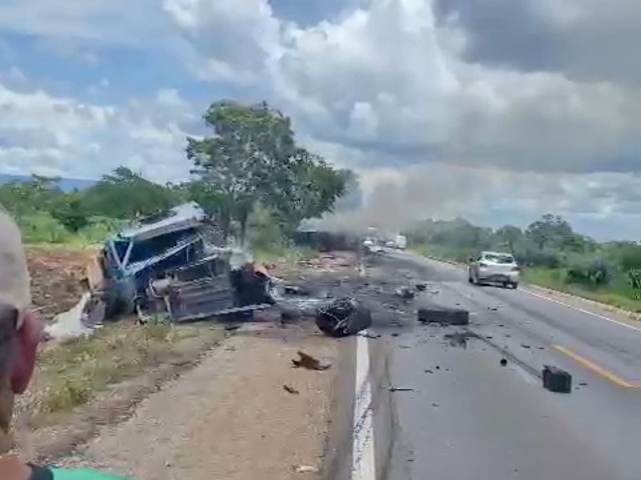Dois motoristas morrem em grave acidente na BR-070, em C�ceres