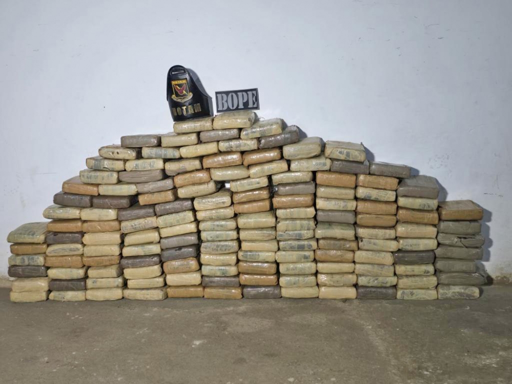 PM apreende 274 tabletes de supermaconha em Campo Verde; preju�zo �s fac��es � de R$ 4,5 milh�es