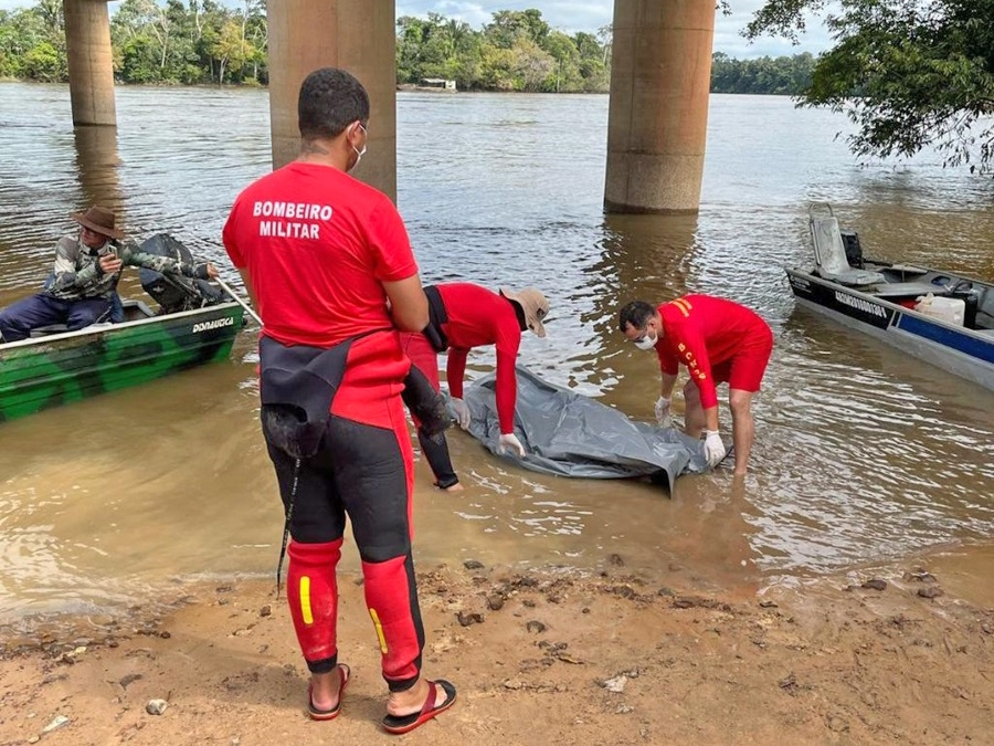 Ap�s dois dias de buscas, bombeiros localizam v�tima de afogamento no rio Aripuan�, em Colniza