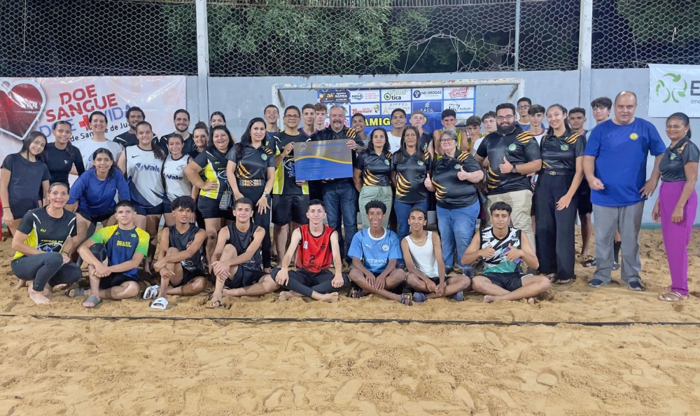 Lions Clube de Juara doa U$ 2.700 � Associa��o Amigos do V�lei para fortalecimento do esporte local