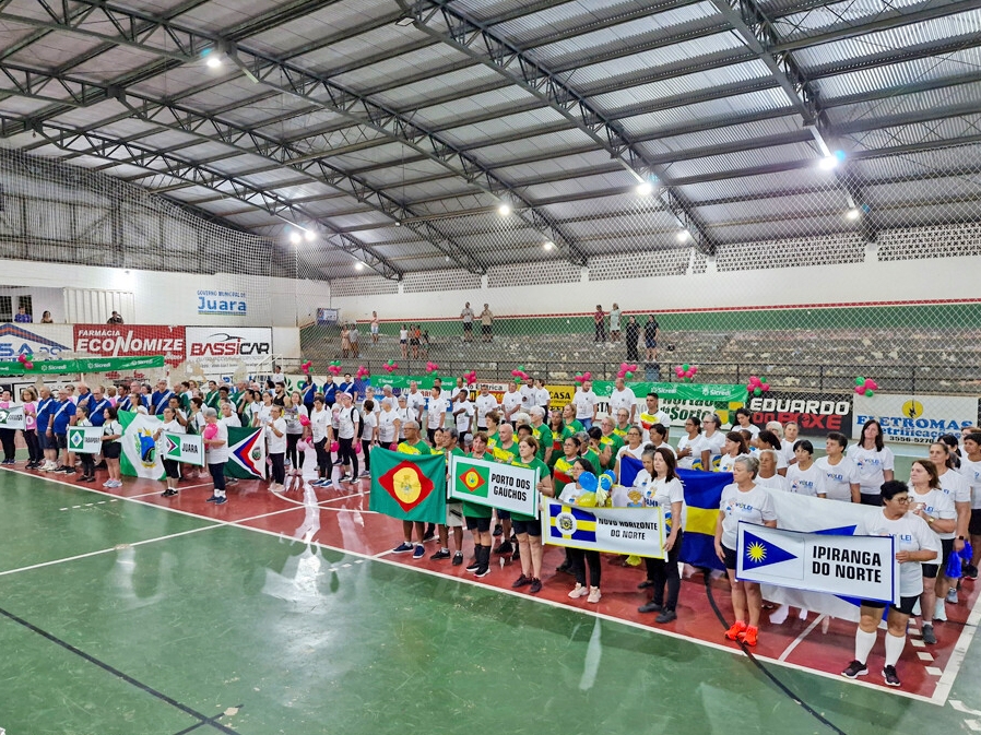 Seis cidades participam do 4� Torneio Intermunicipal de V�lei Adaptado para Melhor Idade em Juara