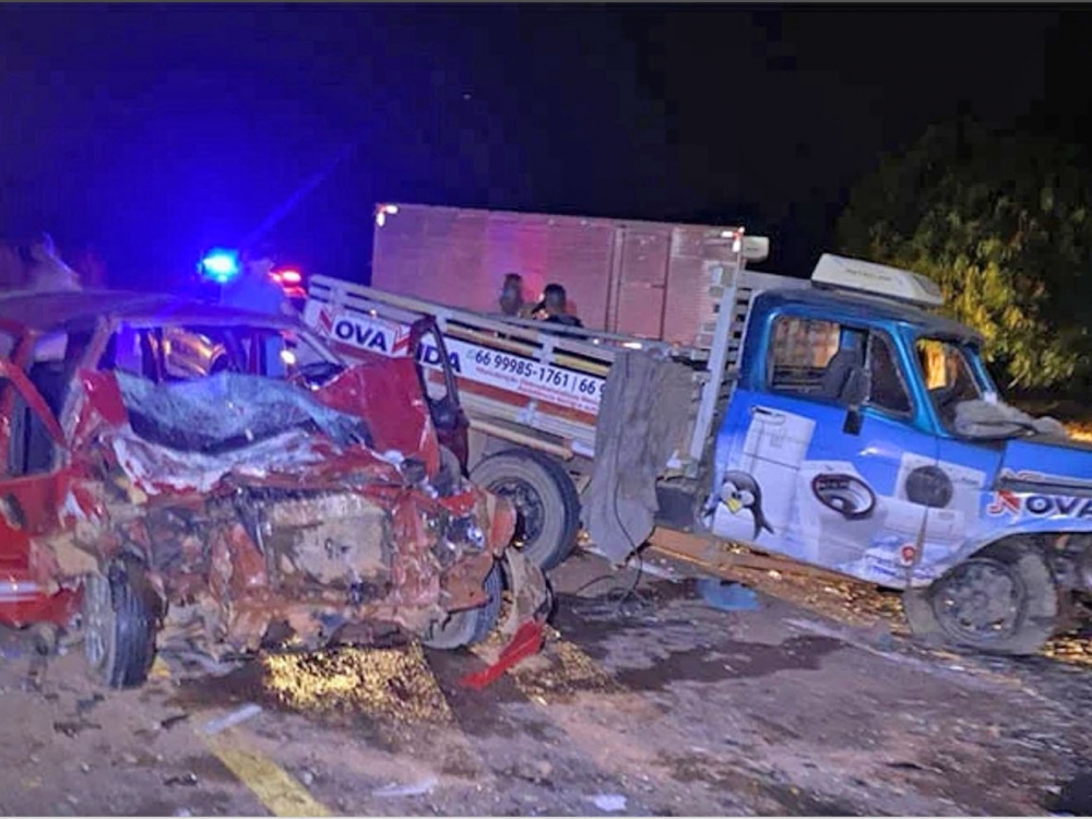 Acidente na MT 338 deixa dois feridos e quatro pessoas mortas em Itanhnag�