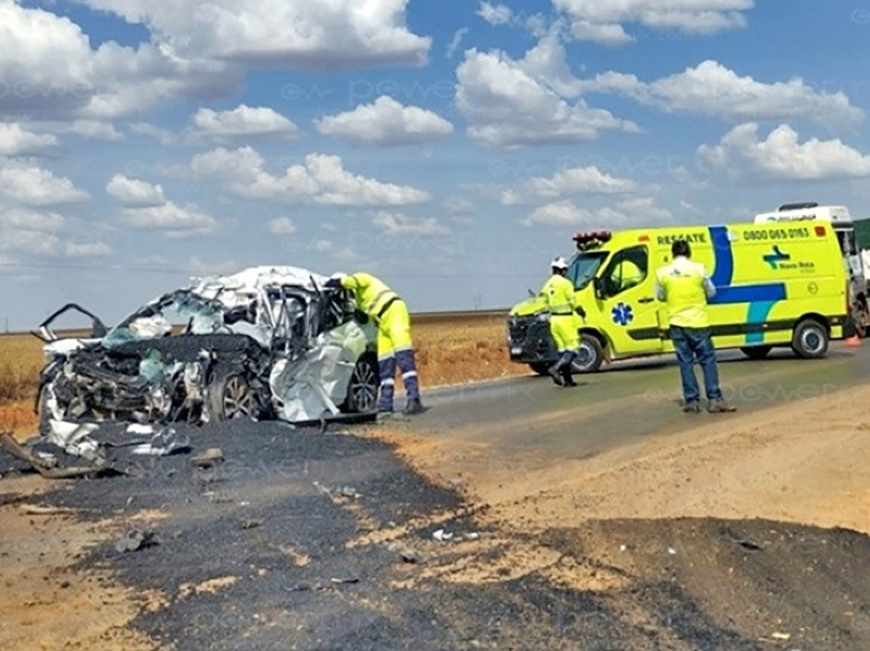 Motorista morre ap�s colis�o brutal com caminh�o na BR-163; ve�culo ficou despeda�ado