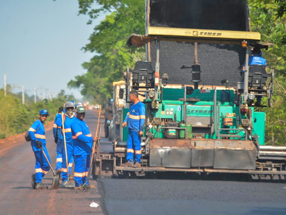 Governo licita v�rias obras, entre elas a pavimetna��o de 38,4 km na MT-222,  entre Porto dos Ga�chos e Ipiranga do Norte.