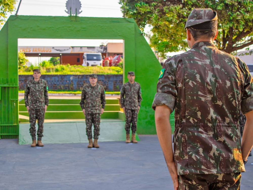 Tiro de Guerra de Juara recebe equipe de inspe��o do Ex�rcito