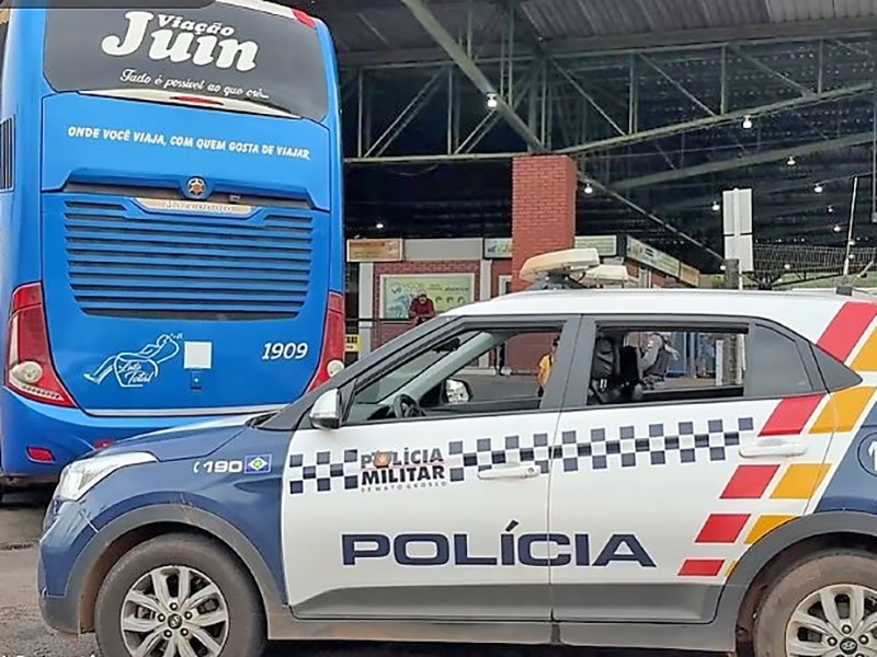  Rapaz � morto a tiros enquanto aguardava �nibus partir de terminal em Pontes e Lacerda, MT