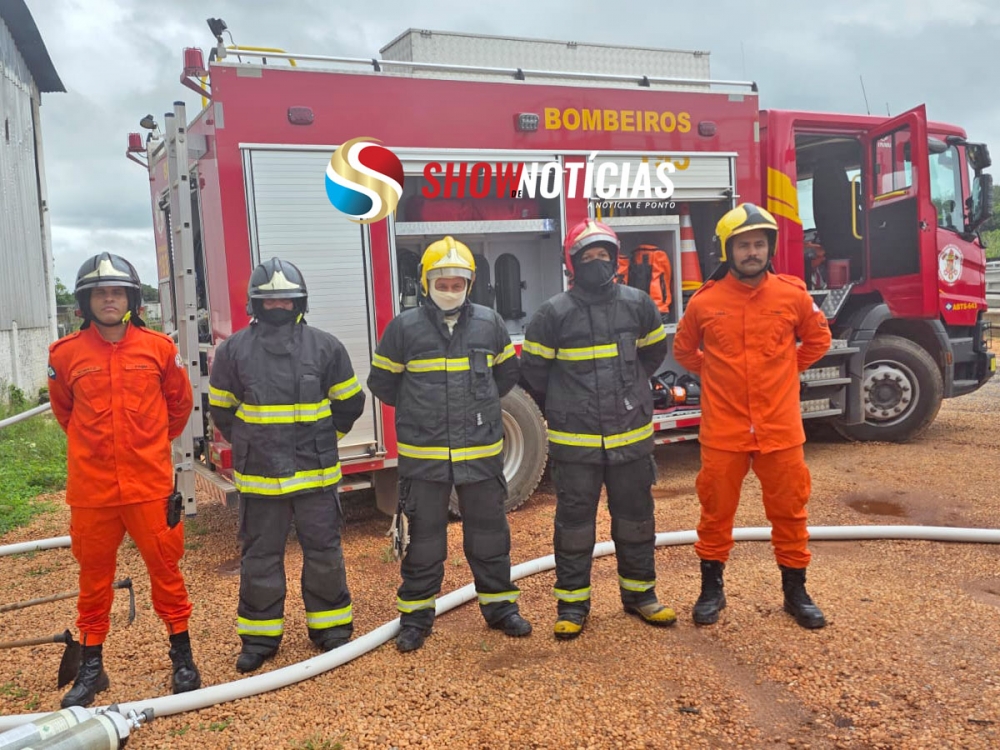 Bombeiros de Juara controlam inc�ndio em barrac�o no setor de ch�caras