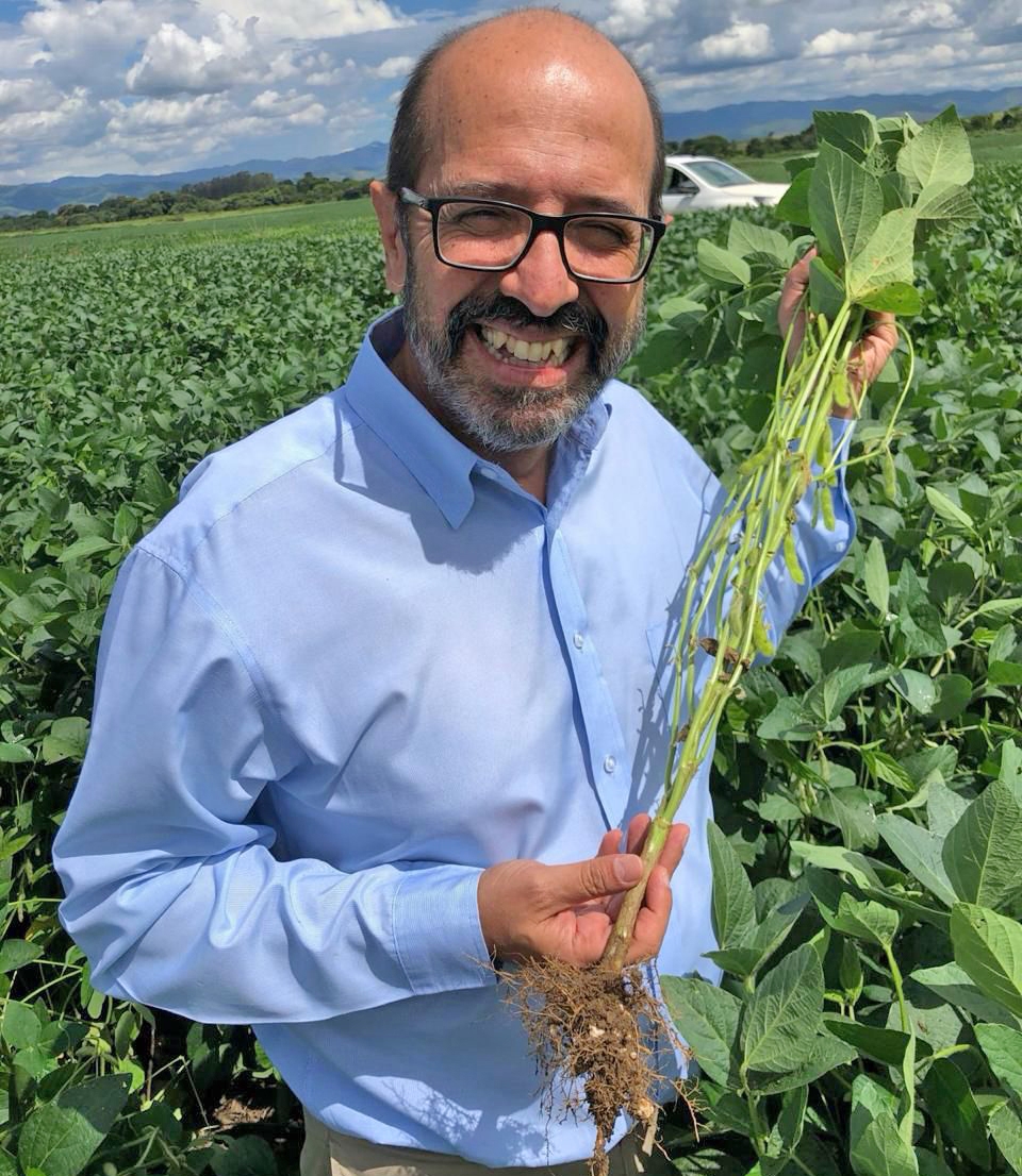  Pesquisador da Embrapa Cerrados debate uso de insumos regionais no manejo da fertilidade do solo na 1� Arinos Show Agro
