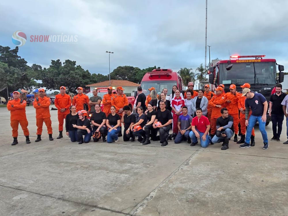 Bombeiros e profissionais da sa�de concluem treinamento integrado para in�cio das atividades do Samu em Juara