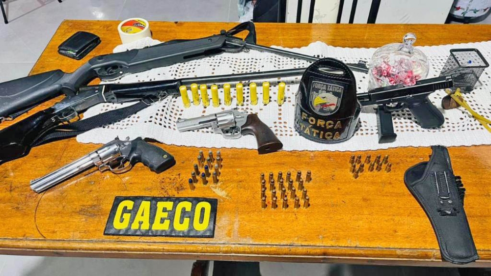 For�a T�tica apreende cinco armas de fogo e 74 muni��es durante abordagens em Sinop