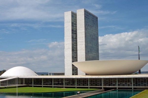 Congresso encerra 2013 sem votar passe livre nem projeto de combate � corrup��o