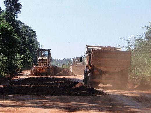 Prefeitura de Aripuan� faz servi�os de emerg�ncia em estradas estaduais