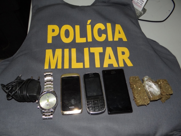 Pol�cia Militar de Juara apreende drogas e det�m dois elementos e um menor por envolvimento com tr�fico.