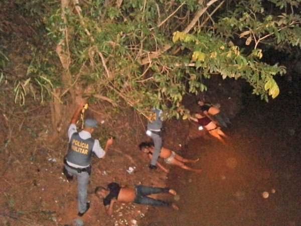 Quatro pessoas da mesma fam�lia morrem em acidente em Nova Ol�mpia
