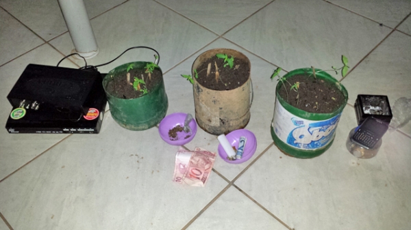 Teste preliminar em coca�na d� negativo e delegado libera elementos presos por suposto envolvimento com drogas.