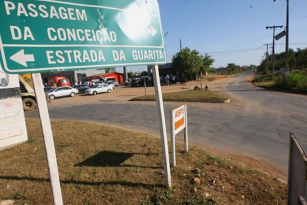 Carro bate em poste e tr�s morrem na Estrada da Guarita