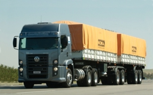 A colheita come�a a engrenar nesta semana em Mato Grosso e no Paran� sob a previs�o de que o transporte da produ��o custe 10% a mais do que em 2013