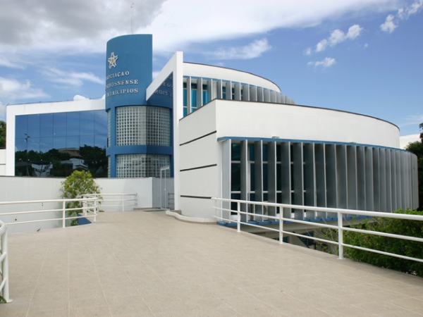 Prefeitos v�o definir pauta municipalista para 2014