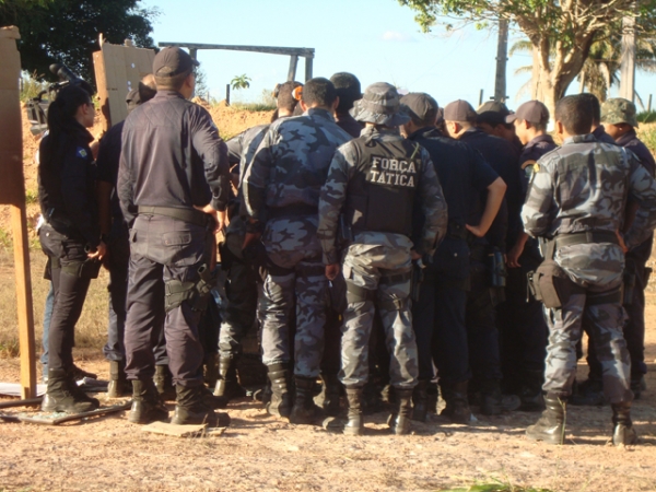 Ap�s assalto em fazenda com ref�m e roubo de caminhonete na MT 338, PM se mobiliza para prender bandidos.