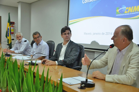 Movimento municipalista prop�e que prefeituras fechem as portas em abril