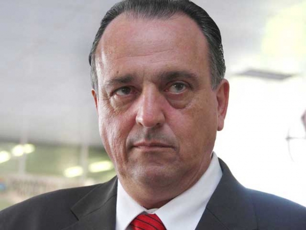 Henry deve prestar informa��es sobre empregos