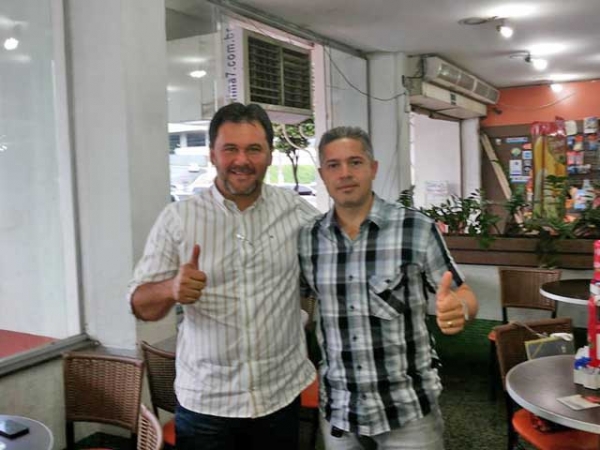 Encontro pol�tico entre Oscar Bezerra (PSB) e Reginaldo Costa (PTC) para forma��o de alian�a em V�rzea Grande.