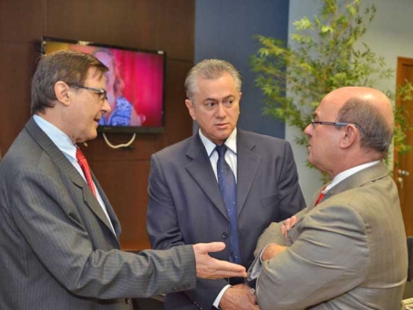 Projeto da Lei de Efici�ncia P�blica ser� apresentado em plen�rio pelo deputado Riva