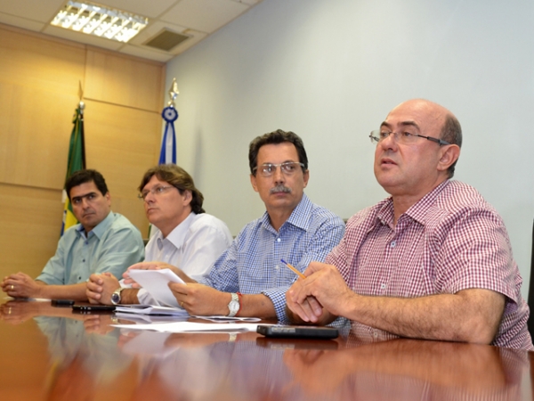 AL debate com sindicatos a unifica��o e cria��o do fundo de previd�ncia