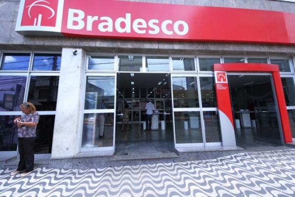 Justi�a condena Bradesco a indenizar v�tima de assalto