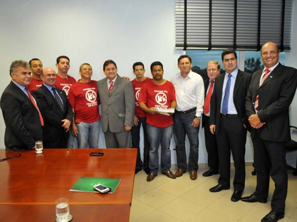 Vereadores de Campo Verde pedem aprova��o do projeto de Riva que pro�be ped�gio