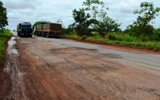 MT enfrenta caos rodovi�rios e perdas de R$ 500 milh�es; cansados, movimento fechar� BR