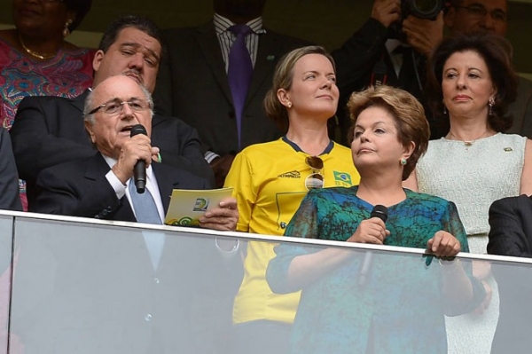 Blatter diz que ele e Dilma n�o discursar�o na Copa