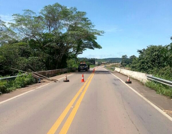 BR-163 est� interditada pois h� risco de ponte cair a qualquer momento 