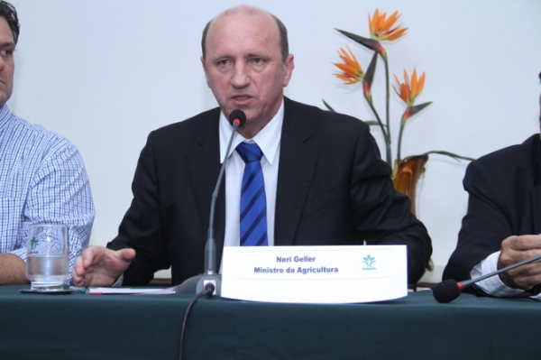 Geller debate impactos da pol�tica agr�cola internacional