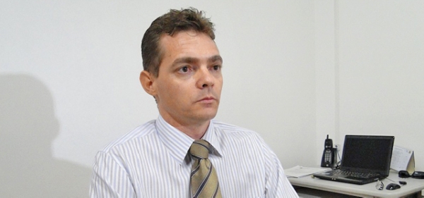 Servidor do munic�pio de Juara � flagrado e preso pela pol�cia tirando �leo diesel de ve�culo da prefeitura