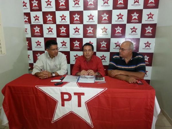 Ap�s disputa interna, PT admite ser coadjuvante nas elei��es e abrir m�o de vaga na majorit�ria