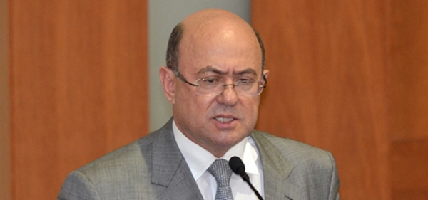 �Os munic�pios n�o precisam de esmola e sim de a��es�, critica Riva