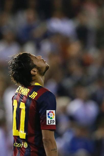O brasileiro Neymar n�o vem tendo vida f�cil no Barcelona.