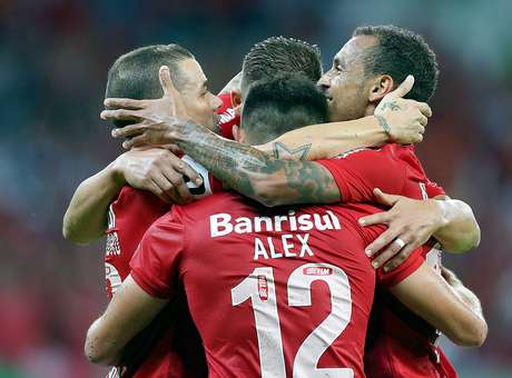 Sem sustos, Inter goleia e elimina Cuiab� na Copa do Brasil