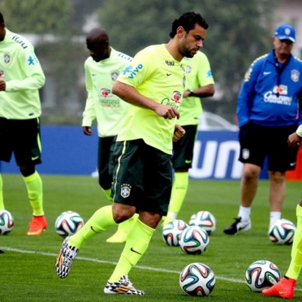 Em primeiro treino com bola, Felip�o comanda atividade t�cnica na Granja