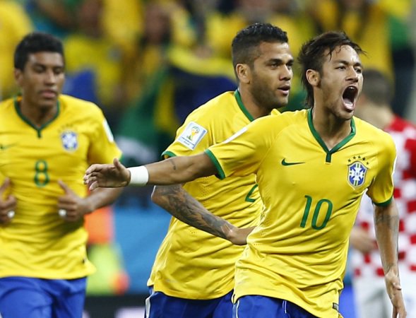 Brasil faz contra mas, no sufoco, vira e vence a Cro�cia por 3 x 1