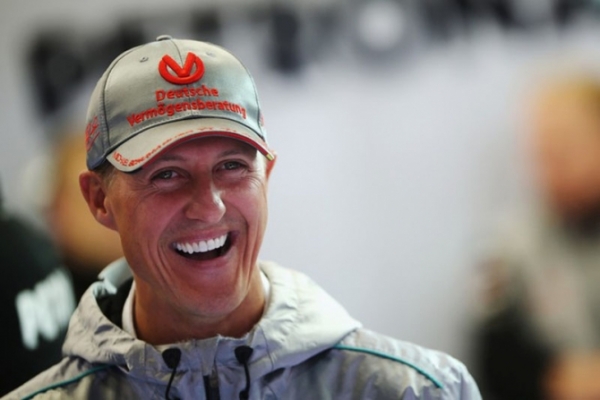 Schumacher sai do coma e deixa hospital no pa�s