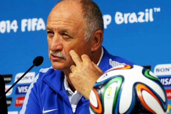 Luiz Gustavo suspenso e sem reserva direto escancara buraco na lista de Felip�o