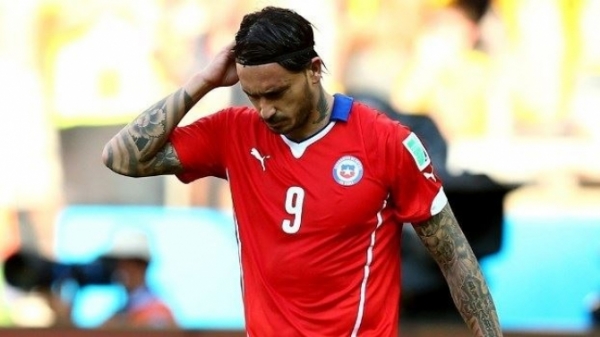 Em rede social, Pinilla detona assessor da CBF e pede puni��o maior � Fifa