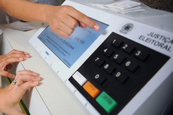 Poder do eleitorado evang�lico impede debates pol�micos