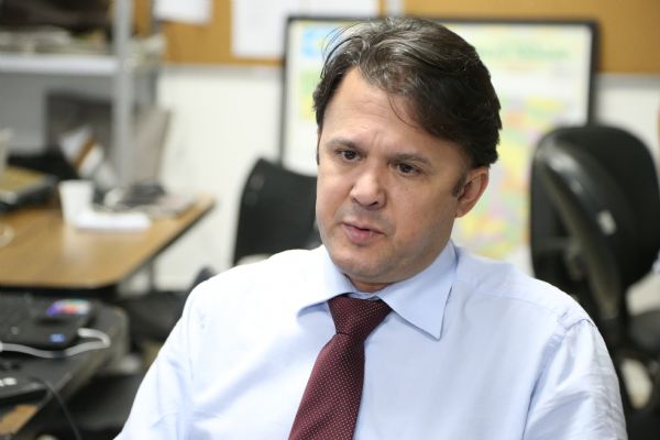 Justi�a Eleitoral determina arquivamento de duas a��es de Pedro Taques contra Riva