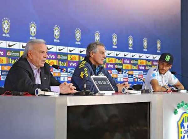 CBF ignora cartas de Cruzeiro e Corinthians para tirar seus jogadores da sele��o