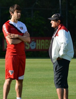Muricy sofre para indicar substituto de Kak� e brinca: 